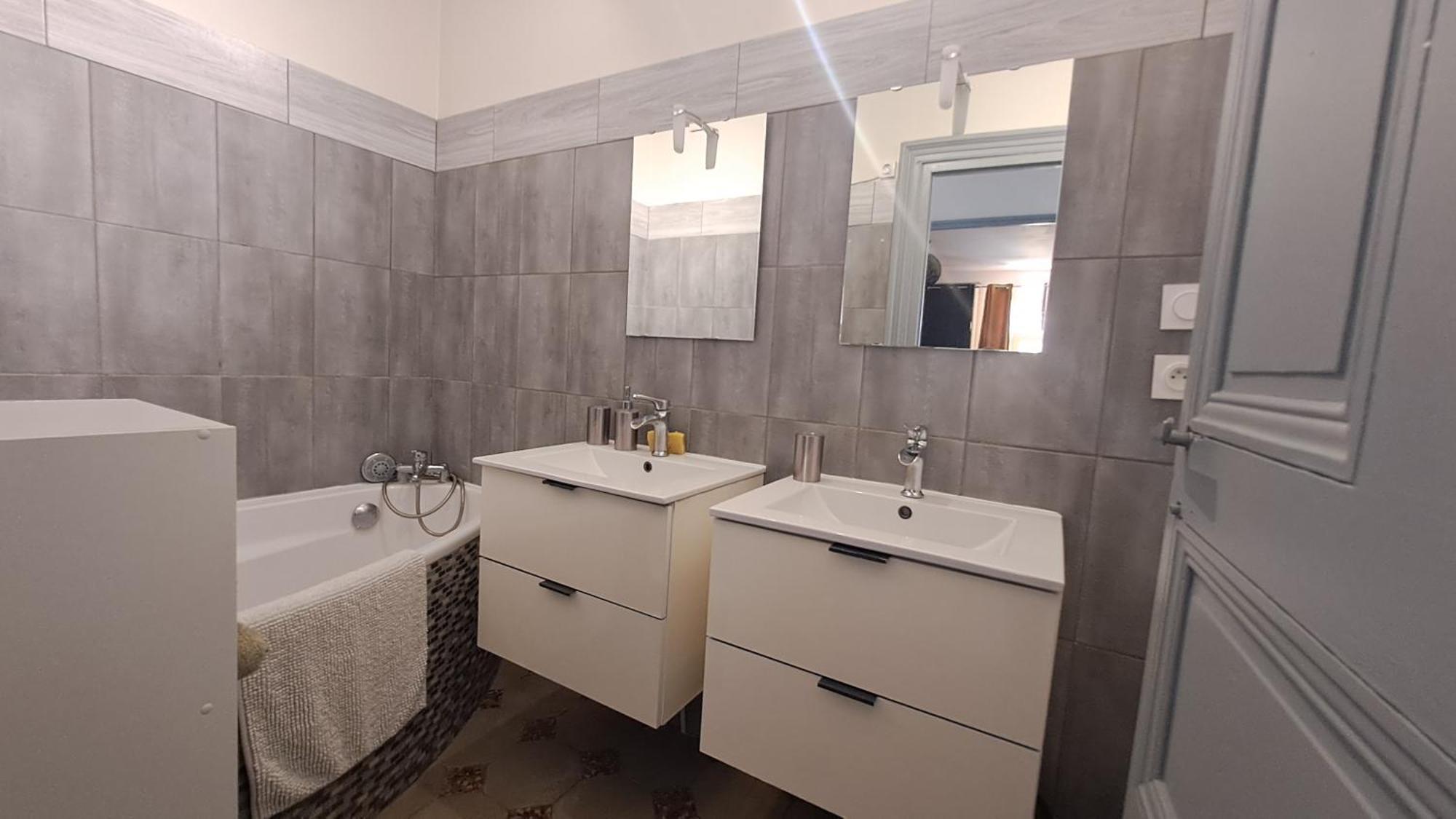 Pres Du Port -Lsm30Conciergerie- Villa Saint-Gilles  Phòng bức ảnh